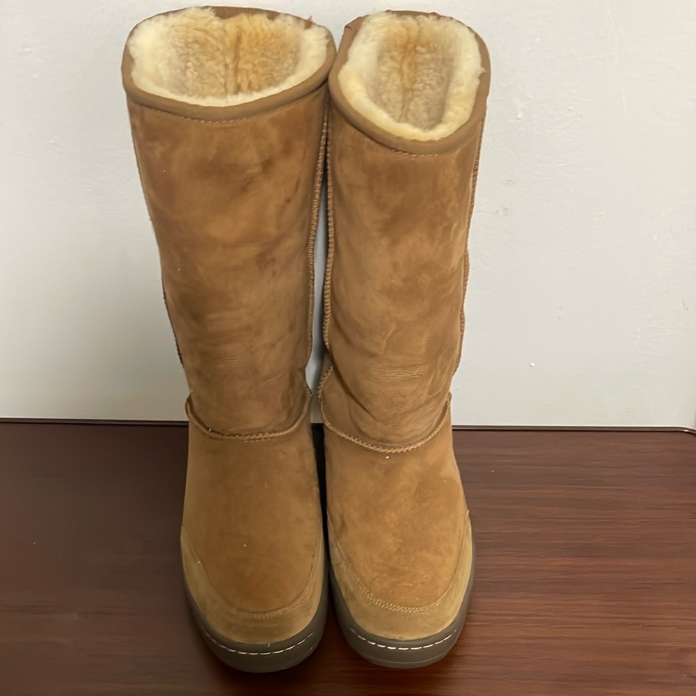 Ugg Sundance Boots - Picture 2 of 8